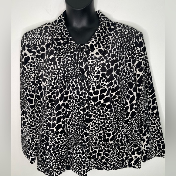 Susan Graver Black and White Formation Print Jacket Size 3X - Picture 3 of 8